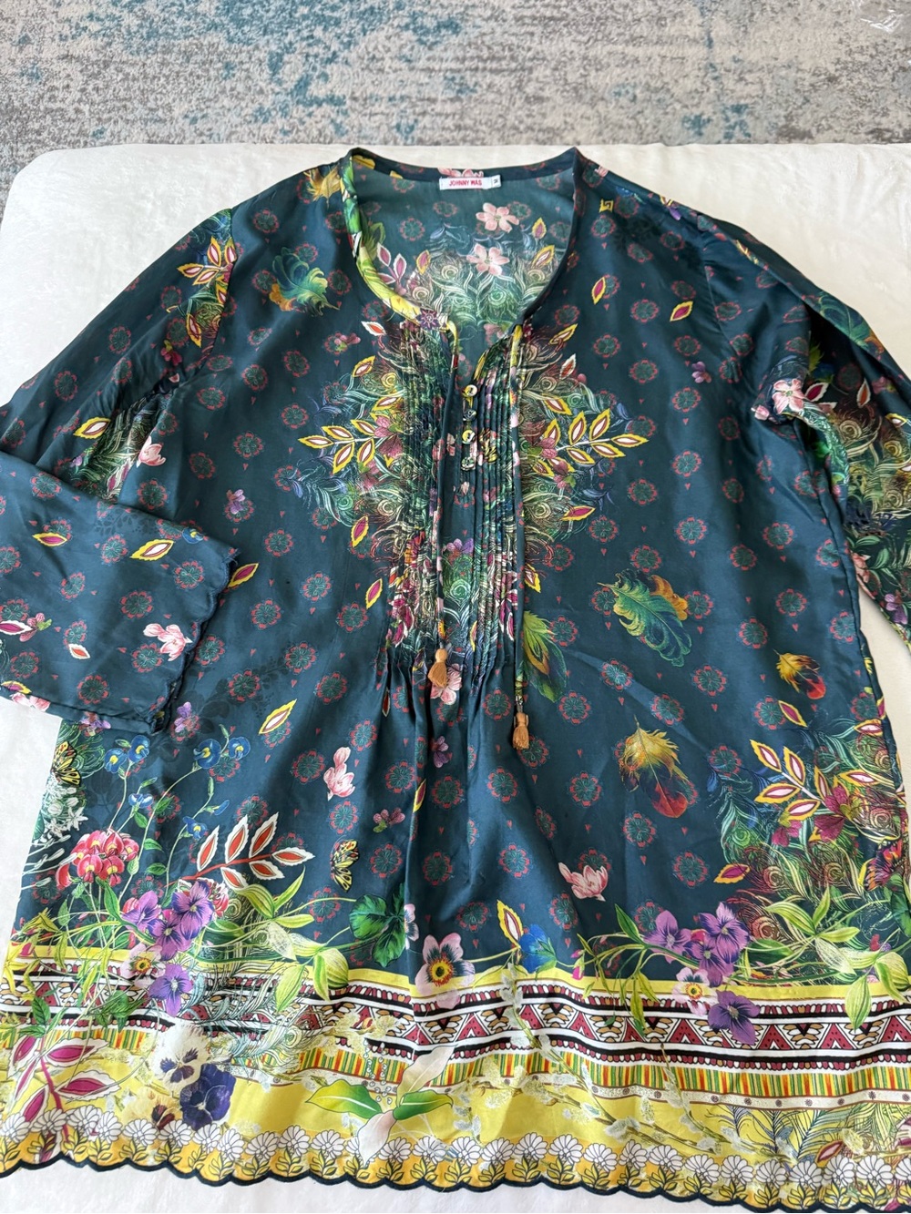 Johnny Was silk Sami top pintucked front and floral print Sz Medium D87